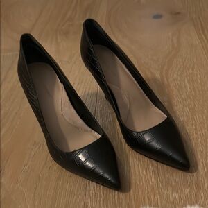 Banana Republic Black Pointed-Toe Heels